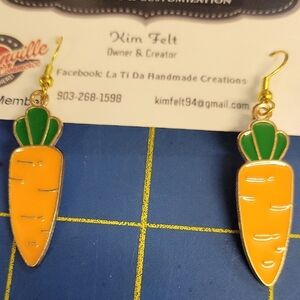 Carrot 1.25" Earrings Orange Green Gold Tone Hooks